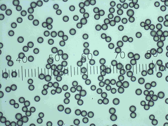 Patrones de tamaño de microesferas 4D en polvo